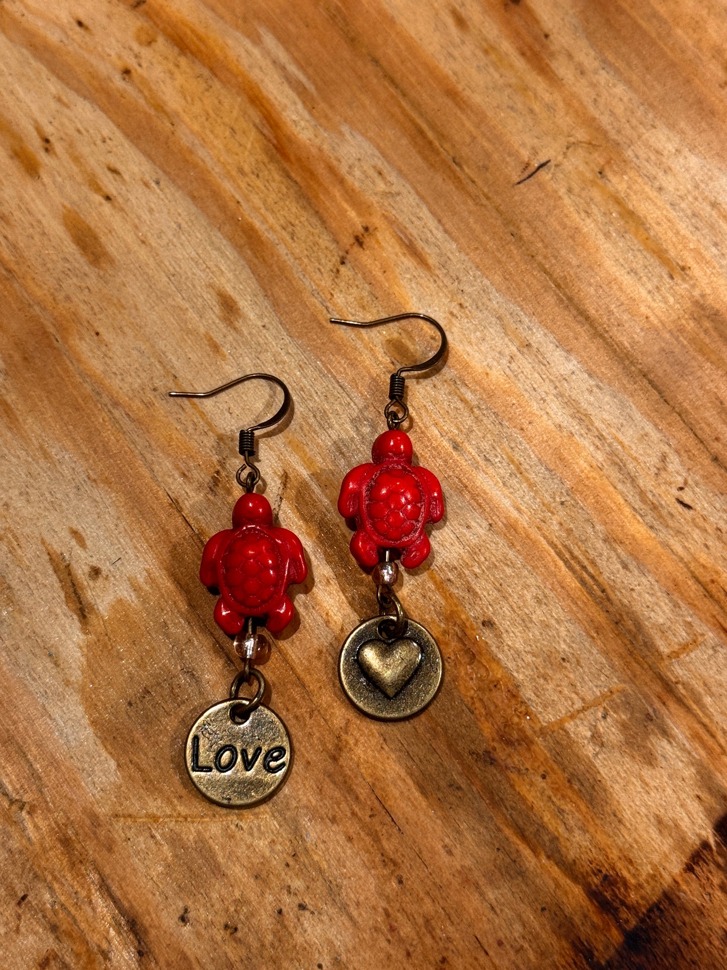 Earrings-turtle-love