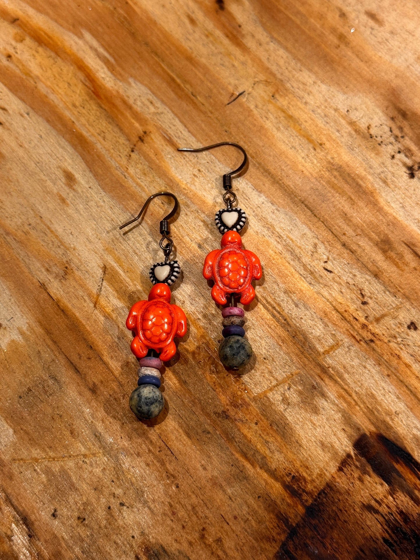 Earrings-turtle-coral color