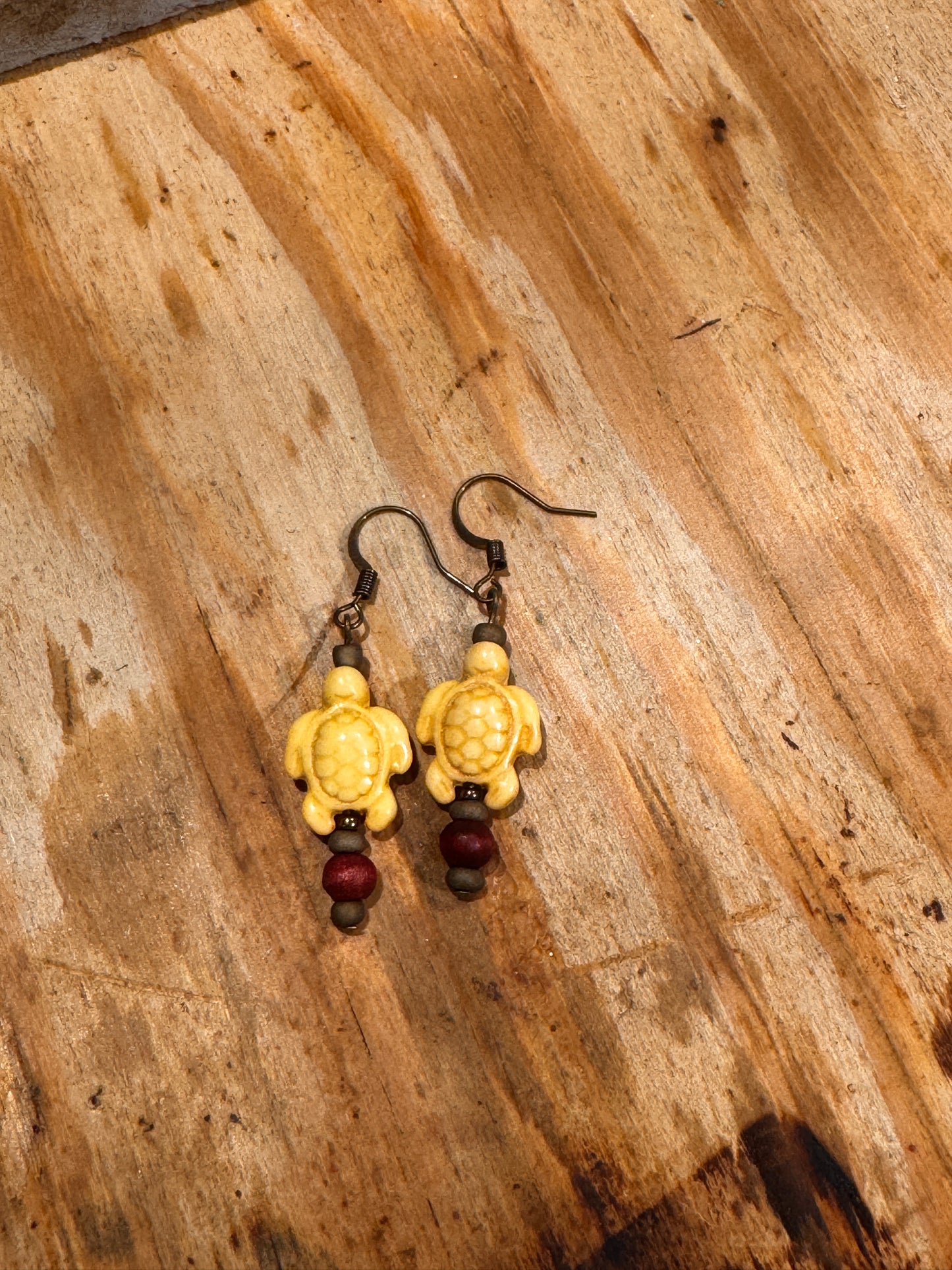 Earrings-turtle-yellow